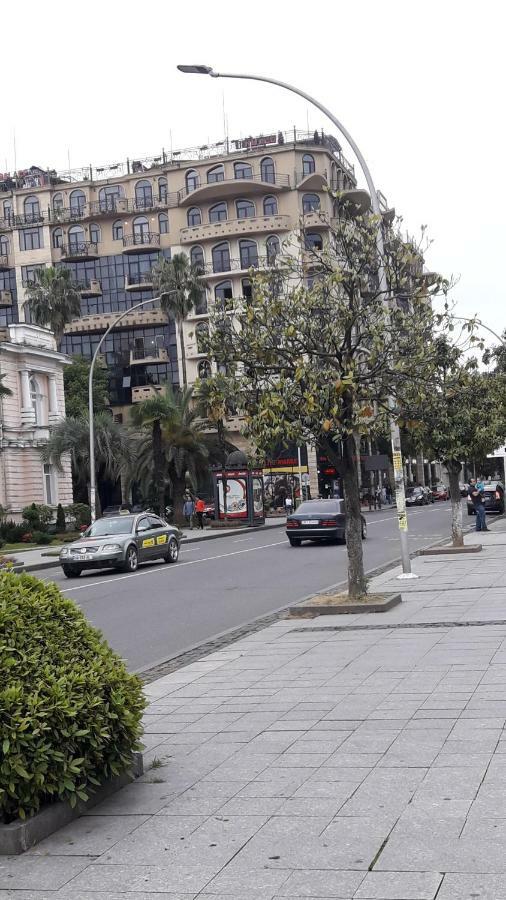 Apartament In The Centre Batumi Ngoại thất bức ảnh