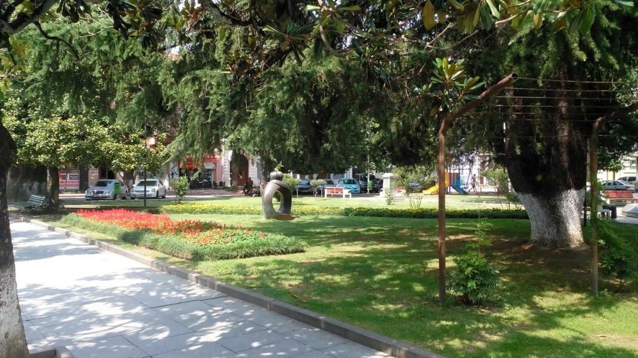 Apartament In The Centre Batumi Ngoại thất bức ảnh